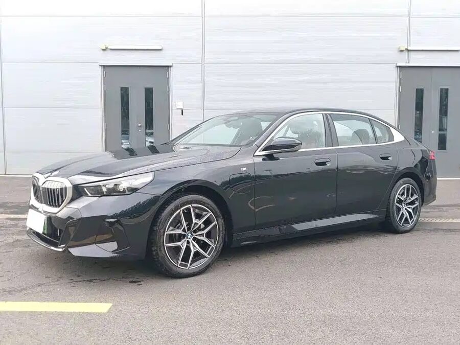 BMW i5, 2025 — фото продавца с che168