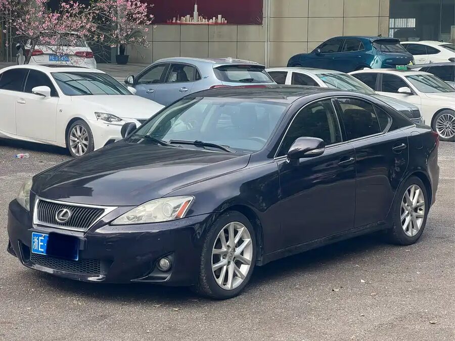 Lexus IS, 2013 — фото продавца с che168