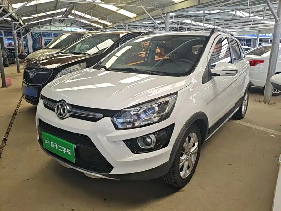 BAIC Senova X25, 2017 — фото продавца с che168