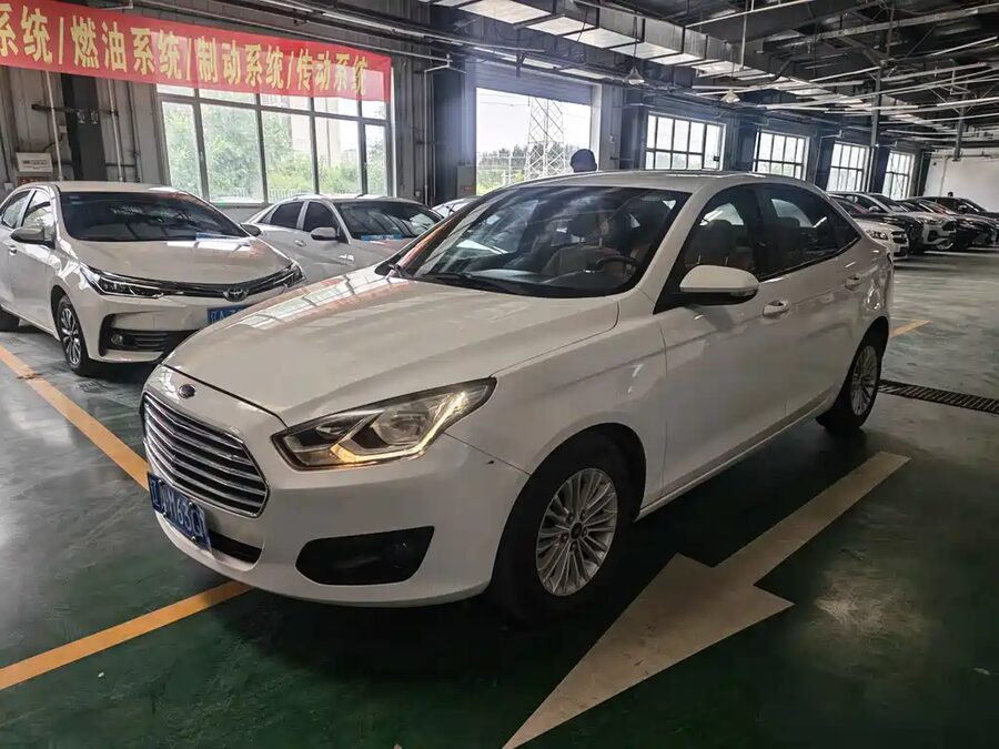 Ford Escort, 2015 — фото продавца с che168