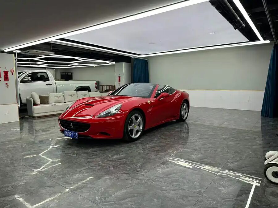 Ferrari California T, 2010 — фото продавца с che168