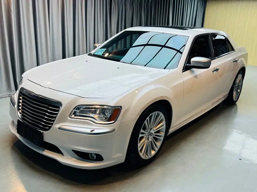 Chrysler 300C, 2015 — фото продавца с che168