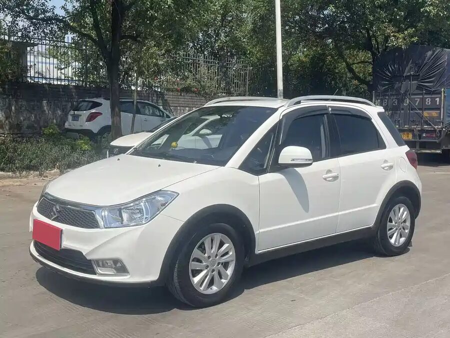 Suzuki SX4, 2015 — фото продавца с che168