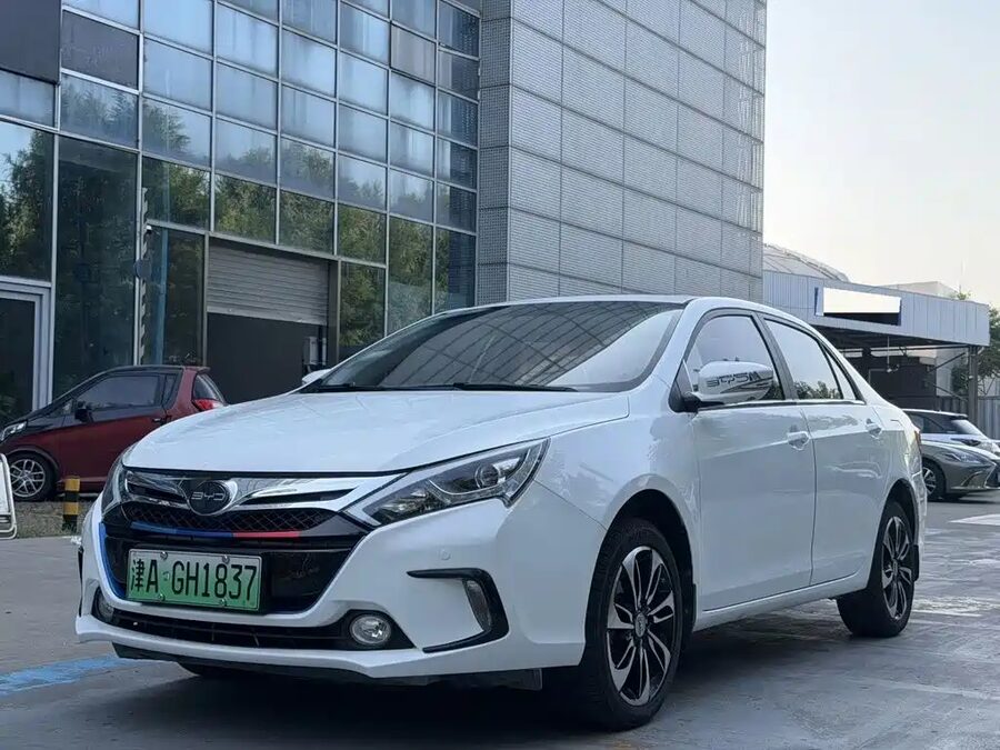 BYD Qin NEV, 2015 — фото продавца с che168