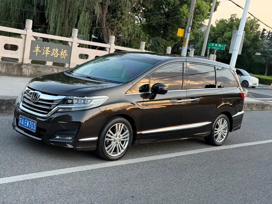 Honda Elysion, 2016 — фото продавца с che168