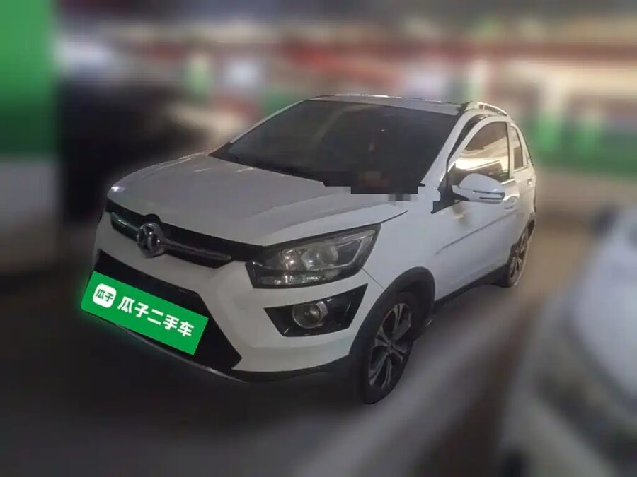 BAIC Senova X25, 2016 — фото продавца с che168