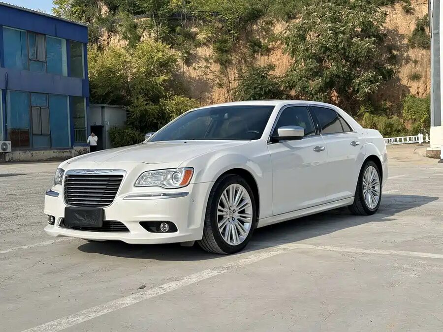 Chrysler 300C, 2016 — фото продавца с che168