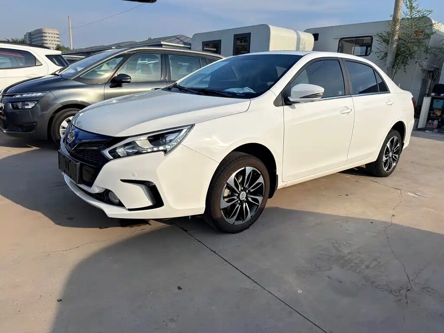 BYD Qin NEV, 2016 — фото продавца с che168