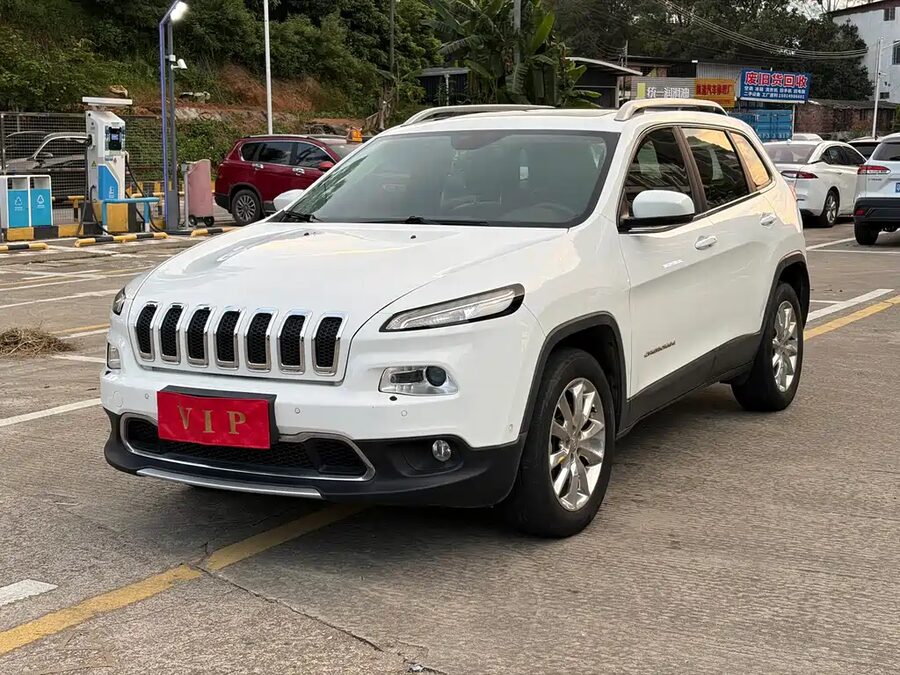 Jeep Cherokee, 2016 — фото продавца с che168