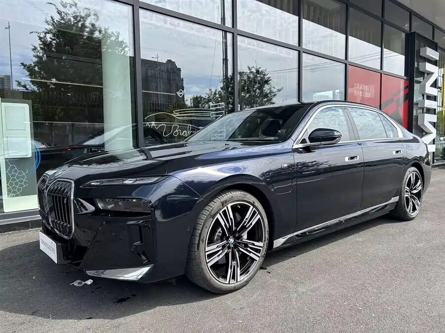 BMW i7, 2026 — фото продавца с che168