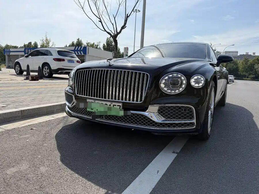 Bentley Flying Spur PHEV, 2022 — фото продавца с che168