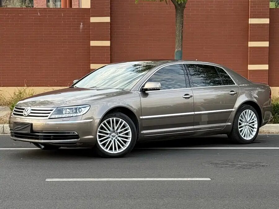 Volkswagen Phaeton, 2016 — фото продавца с che168