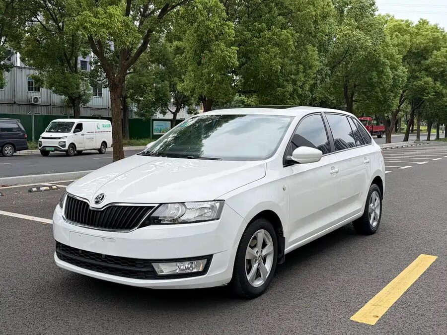 Skoda Rapid Spaceback, 2015 — фото продавца с che168