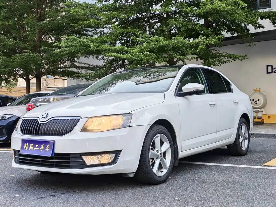 Skoda Octavia, 2015 — фото продавца с che168