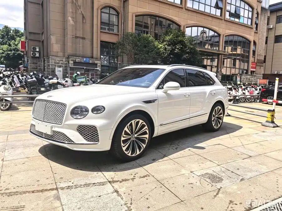 Bentley Bentayga PHEV, 2021 — фото продавца с che168