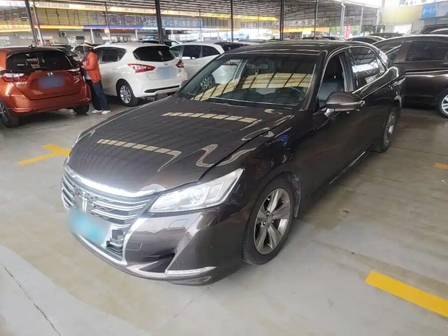 Toyota Crown, 2017 — фото продавца с che168