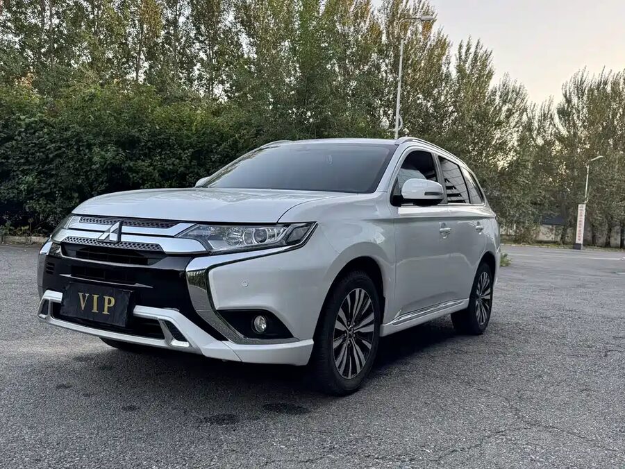 Mitsubishi Outlander, 2023 — фото продавца с che168