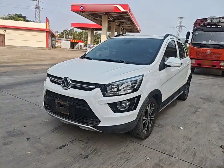 BAIC Senova X25, 2017 — фото продавца с che168