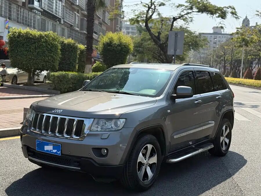 Jeep Grand Cherokee (Import), 2013 — фото продавца с che168