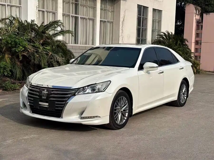 Toyota Crown, 2018 — фото продавца с che168
