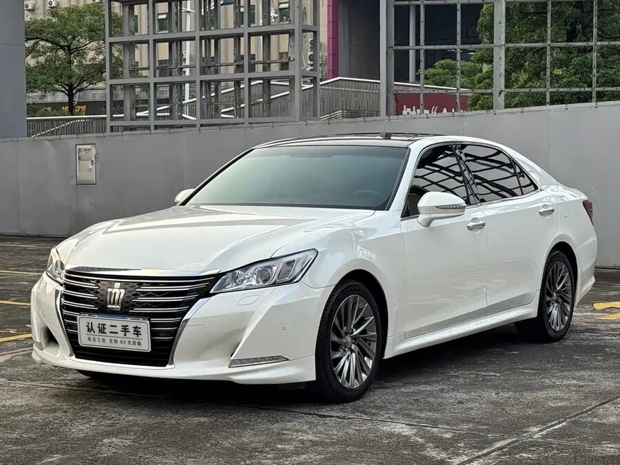 Toyota Crown, 2016 — фото продавца с che168