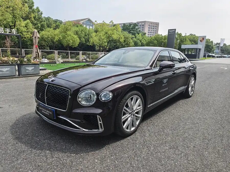 Bentley Flying Spur PHEV, 2026 — фото продавца с che168