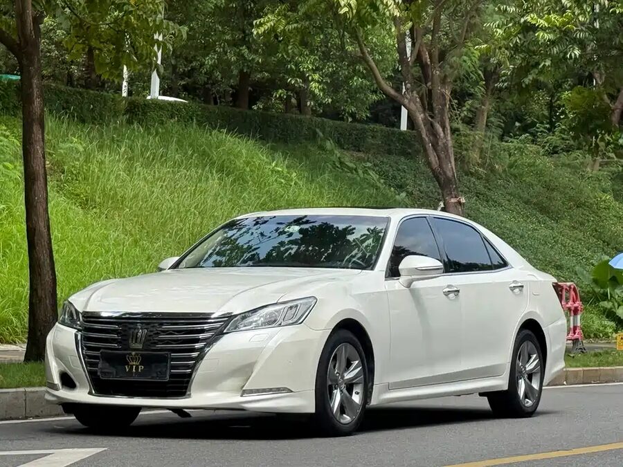 Toyota Crown, 2018 — фото продавца с che168