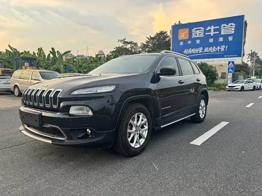 Jeep Cherokee, 2016 — фото продавца с che168