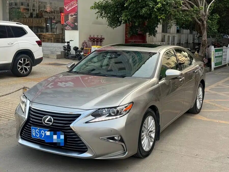 Lexus ES, 2018 — фото продавца с che168