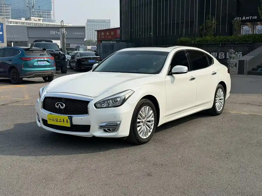 Infiniti Q70, 2016 — фото продавца с che168