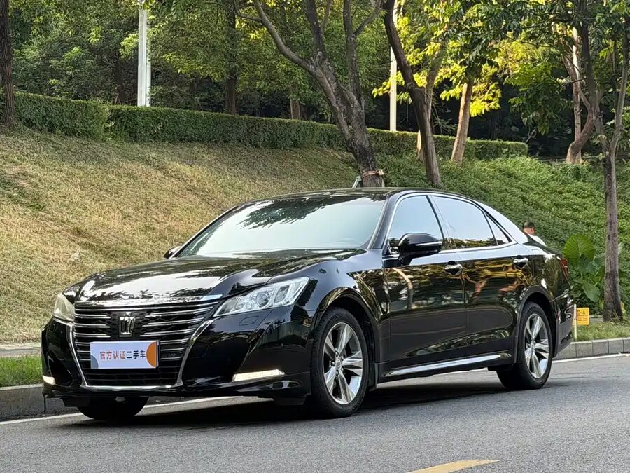 Toyota Crown, 2015 — фото продавца с che168