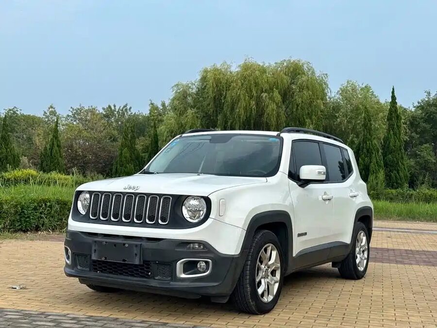 Jeep Renegade, 2016 — фото продавца с che168