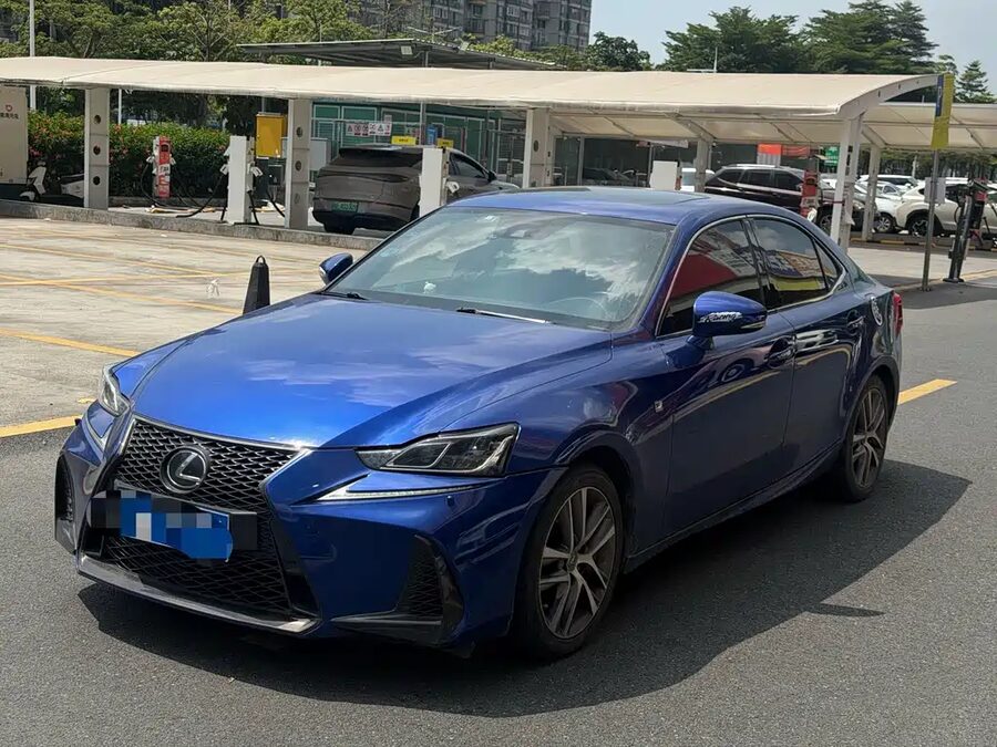 Lexus IS, 2017 — фото продавца с che168