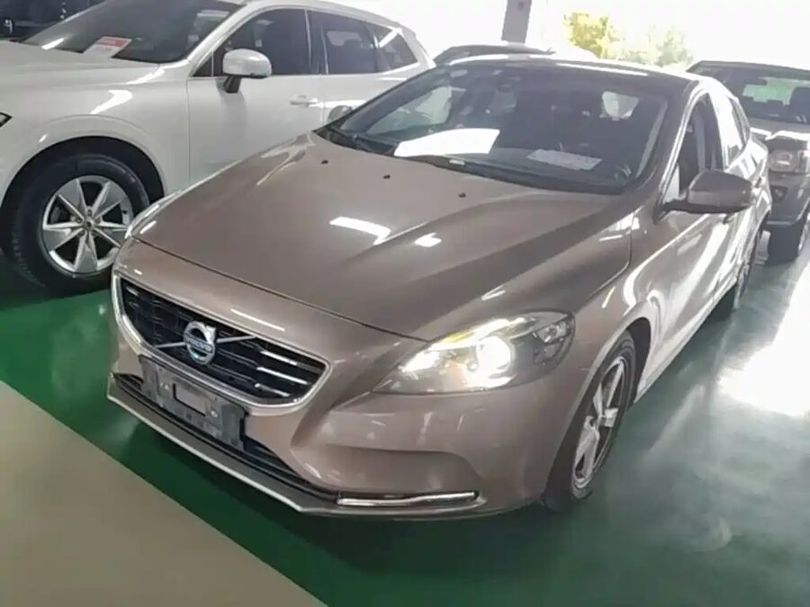 Volvo V40, 2016 — фото продавца с che168