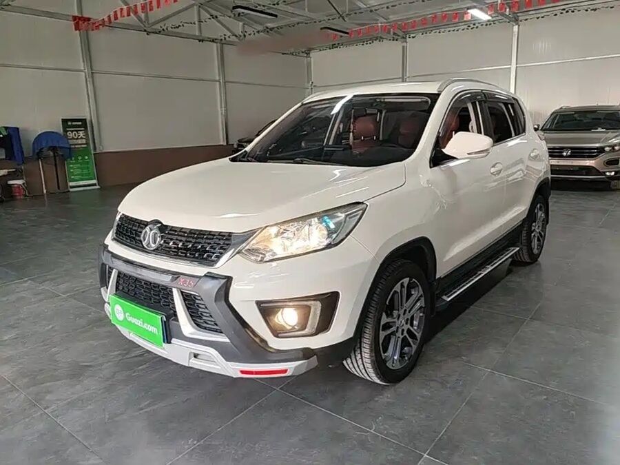 BAIC Senova X35, 2016 — фото продавца с che168
