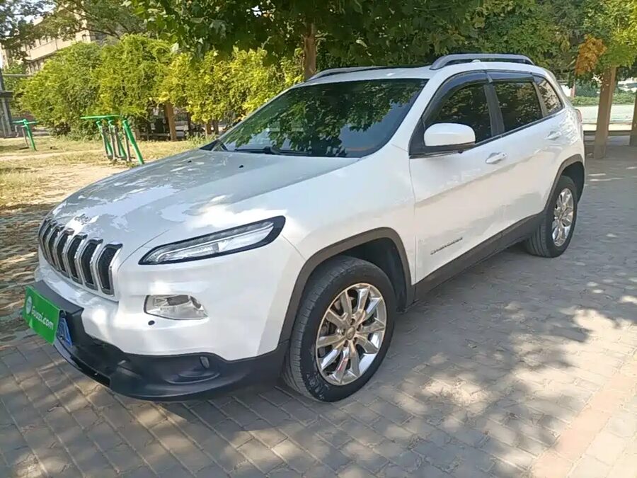Jeep Cherokee (Import), 2015 — фото продавца с che168