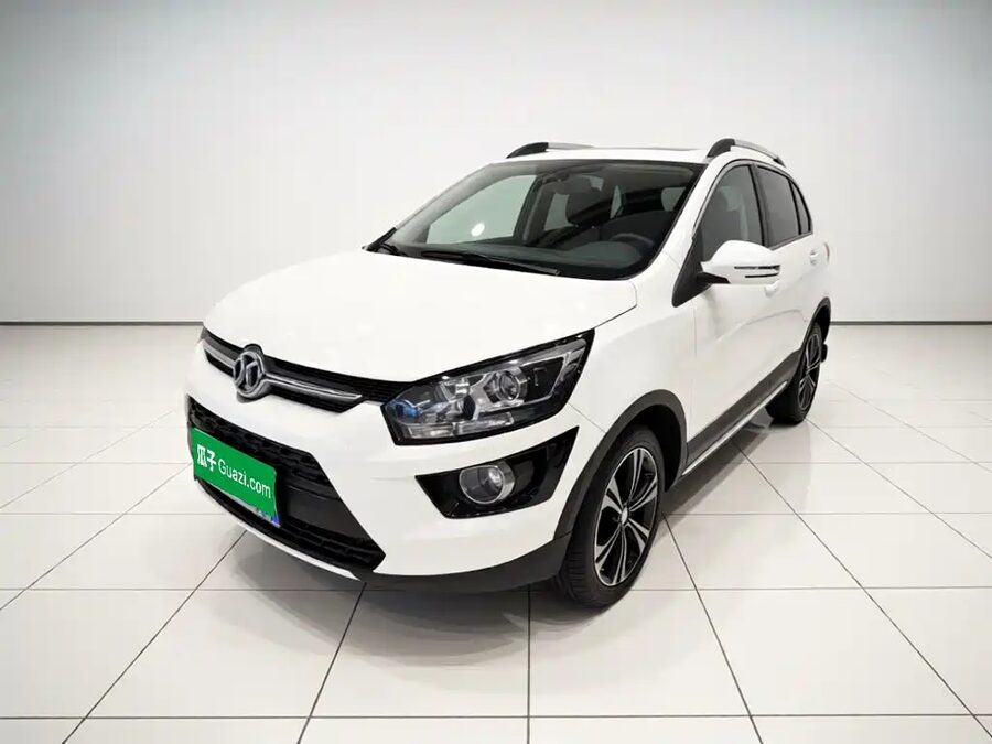 BAIC Senova X25, 2016 — фото продавца с che168